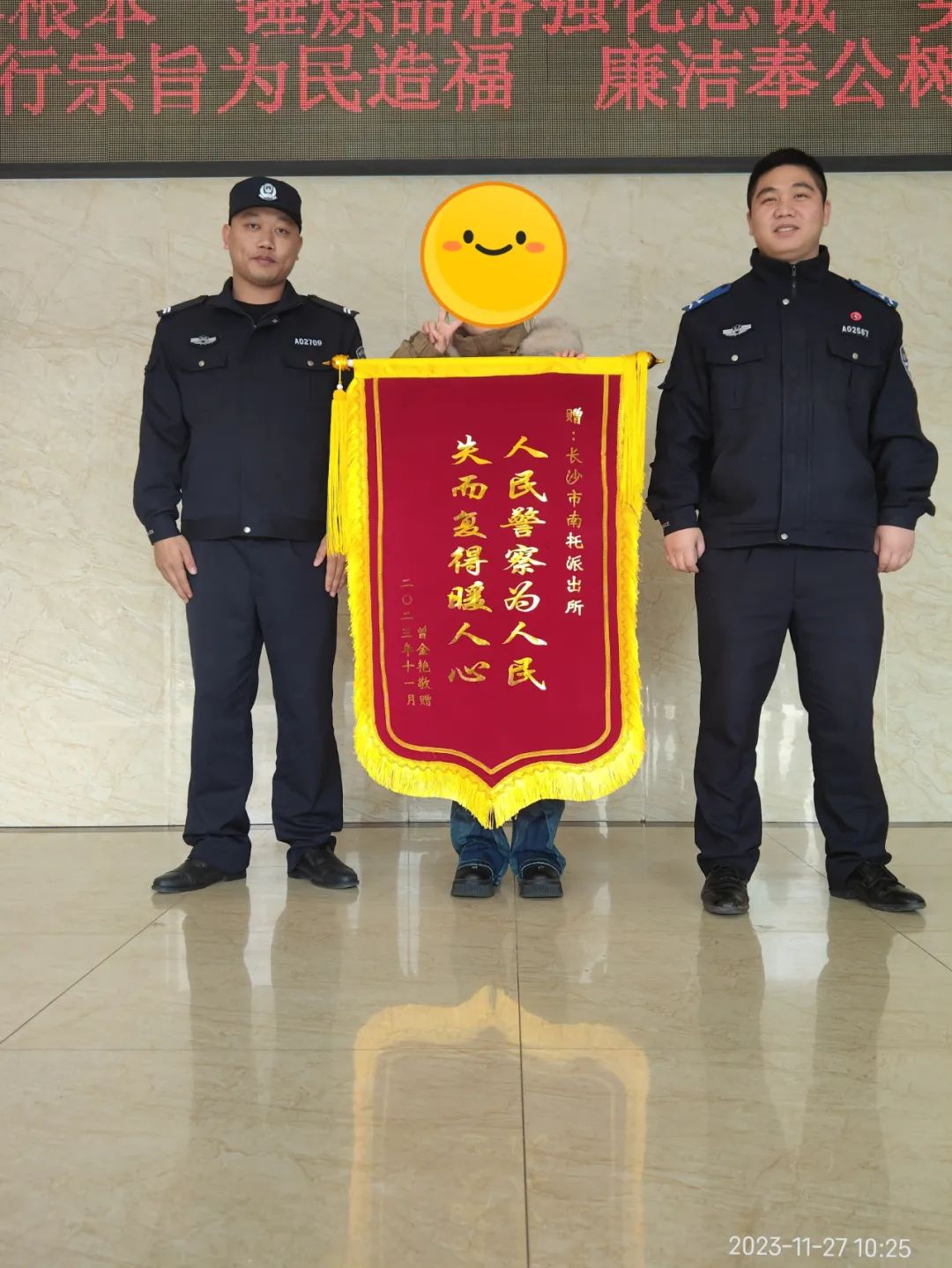 DƬ